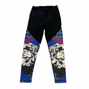 Black/patterned leggings